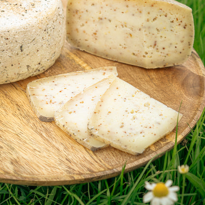 Tomme de brebis à la moutarde à l'ancienne